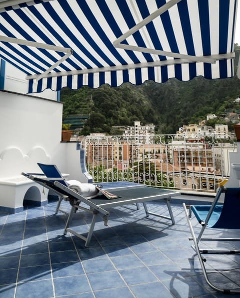 Patio, Day, Natural landscape, View (from property/room), Balcony/Terrace, Mountain view, sunbed