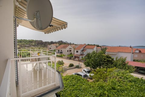 Balcony/Terrace, Street view
