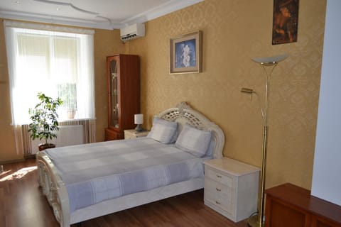 Bed, Bedroom, air conditioner