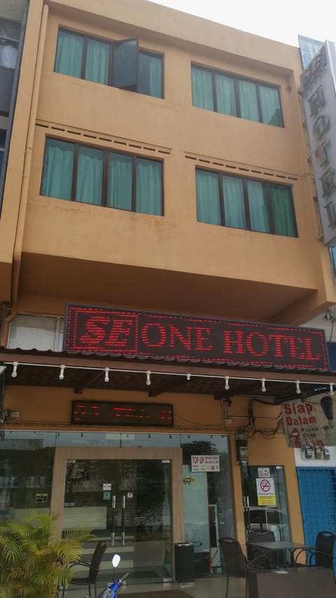 Property building, Facade/entrance, Lobby or reception