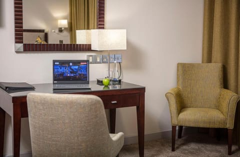 TV and multimedia, Living room, Business facilities, Seating area