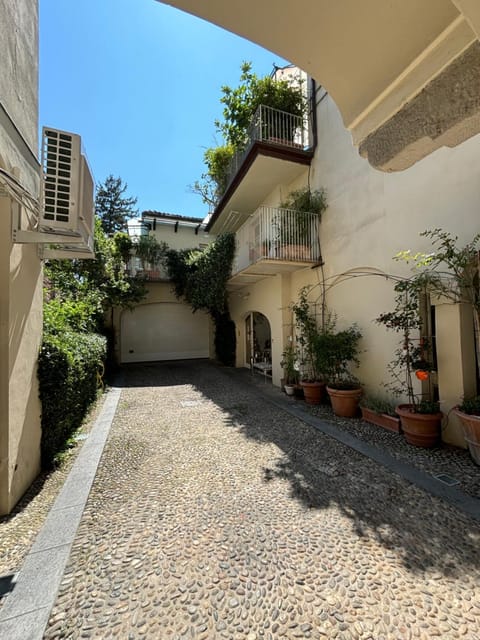 Inner courtyard view