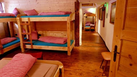 Bedroom, bunk bed