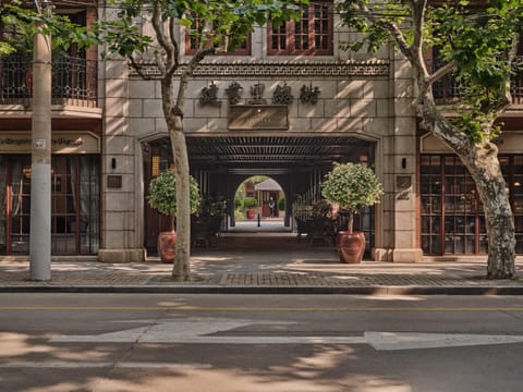 Property building, Facade/entrance