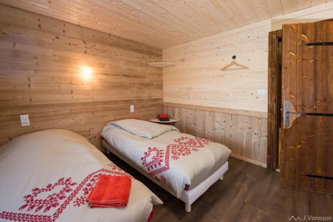 Bed, Bedroom, towels, wardrobe