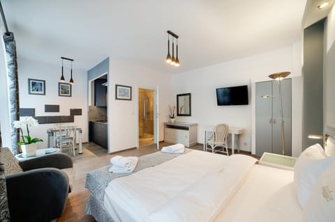 Photo of the whole room, Seating area, Bedroom