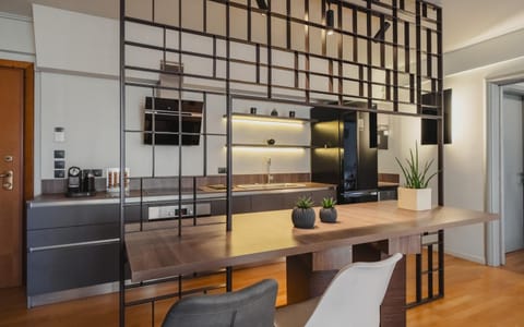 Dining area, kitchen