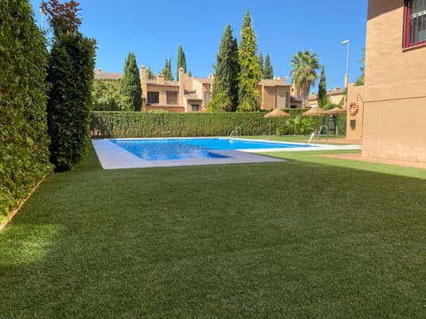 Garden, Swimming pool