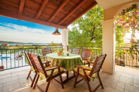 Balcony/Terrace, Dining area