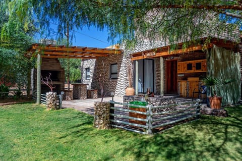 Property building, Patio, Facade/entrance, Garden