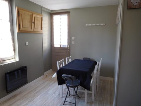 Dining area, Continental breakfast, Lunch, Dinner