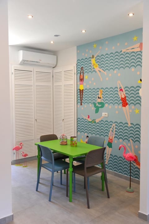 Kitchen or kitchenette, Living room, Dining area