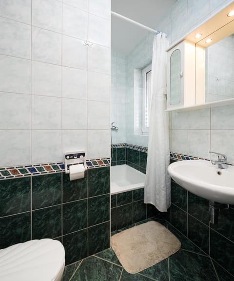 House Coko Apartment in Baška Voda