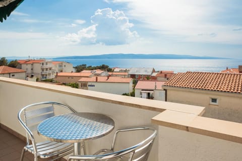 House Coko Apartment in Baška Voda