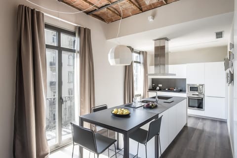 Balcony/Terrace, Kitchen or kitchenette, Photo of the whole room, Seating area, Dining area