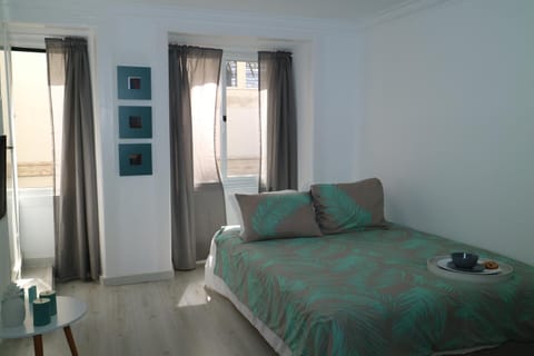 Bed, Living room