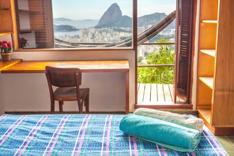 Bed, Natural landscape, View (from property/room), Balcony/Terrace, Photo of the whole room, Bedroom, Mountain view, Sea view, towels