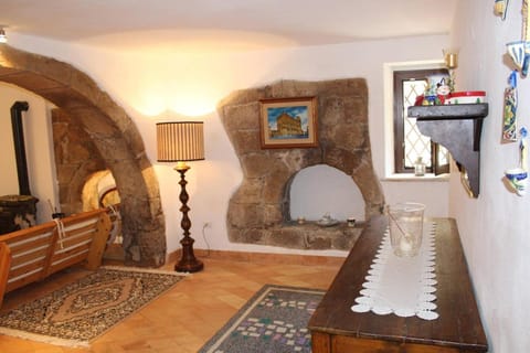 Communal lounge/ TV room, TV and multimedia, Living room, Decorative detail, Seating area, Dining area, flat iron