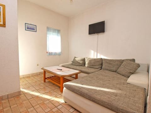 Apartments Ivo 1328 Bed and Breakfast in Fažana