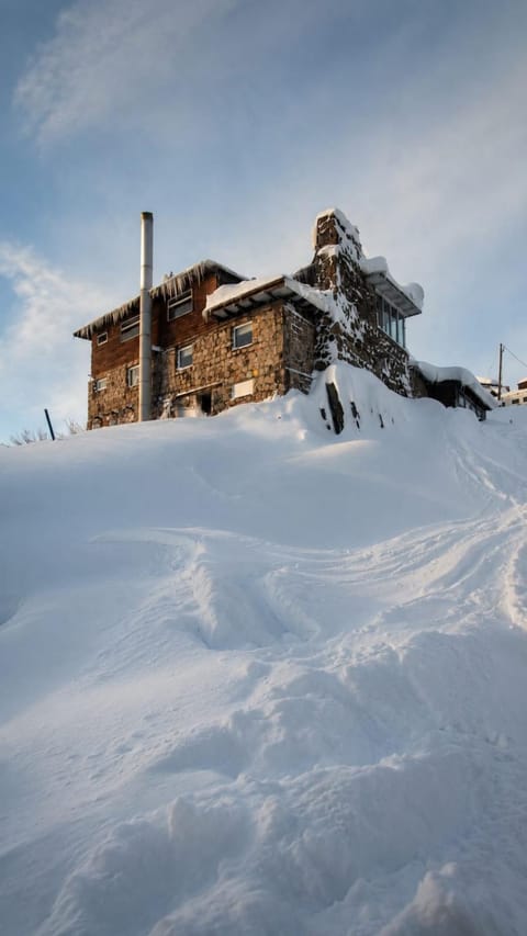 Property building, Day, Natural landscape, Winter, Mountain view