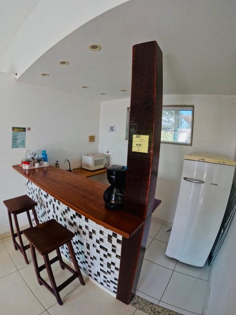 Kitchen or kitchenette, minibar