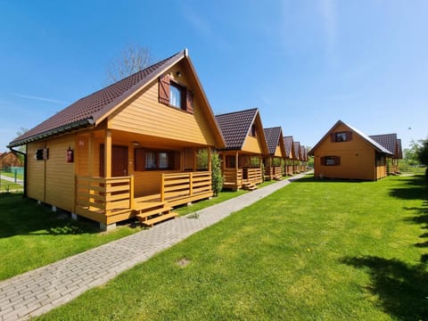 Property building, Spring, Day, Natural landscape, Garden, Garden view