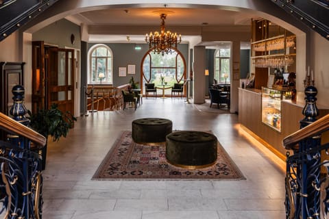 Lobby or reception, Seating area