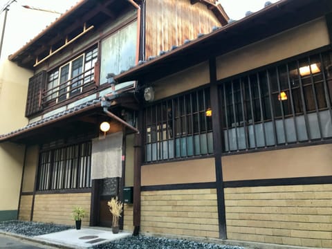 Property building, Day