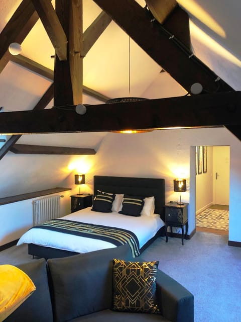 Seating area, Bedroom