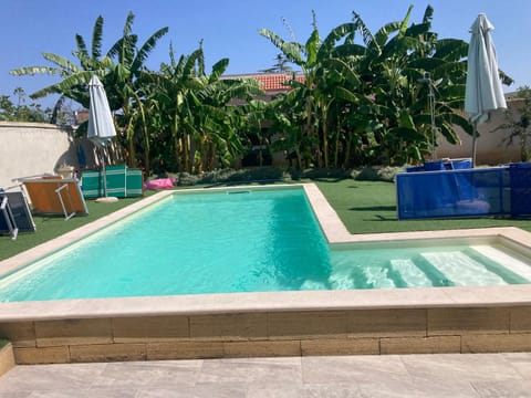 Pool view, Swimming pool