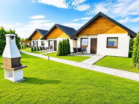 Property building, Natural landscape, BBQ facilities, Garden, Balcony/Terrace, Seating area, Garden view, older children