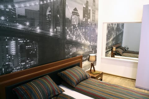 Bed, Activities, Summer, View (from property/room), Photo of the whole room, Decorative detail, Bedroom, On site, City view, Street view, Sunset