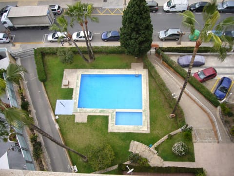 Bird's eye view, Pool view