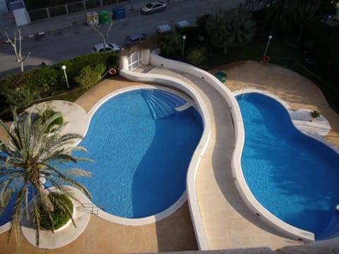 Swimming pool, Swimming pool