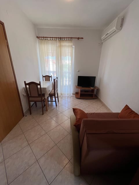 Sunce Mobile Homes & apartments Campground/
RV Resort in Šibenik-Knin County, Croatia