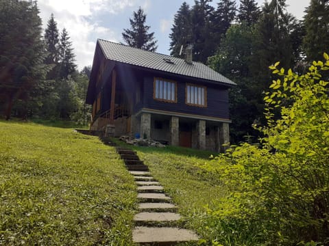 Property building, Staff, Spring, People, Summer, BBQ facilities, Game Room, Garden, View (from property/room), Other, Autumn, Garden view, Street view, Entertainment, Seasons, Family