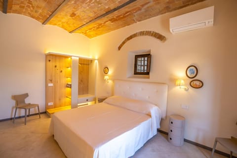Tenuta di Montemassi Podere Raspollino Farm Stay in Tuscany