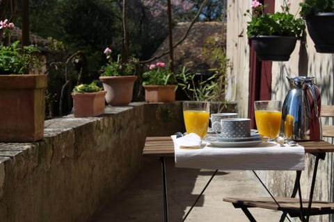 Property building, Balcony/Terrace, Continental breakfast