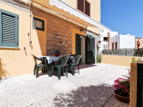 Property building, Facade/entrance, Balcony/Terrace