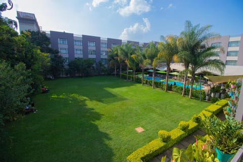 Property building, Bird's eye view, Garden view, Swimming pool