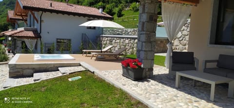 Rocca d'Anfo B&B-Apartments Lake View Apartment in Idro