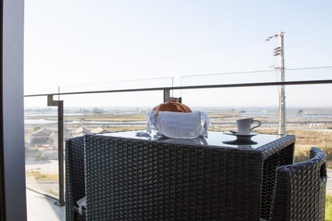 Day, Natural landscape, Activities, Summer, View (from property/room), Balcony/Terrace, Other, Decorative detail, Decorative detail, Seating area, Evening entertainment, City view, Garden view, Street view, Area and facilities, Sports, Entertainment