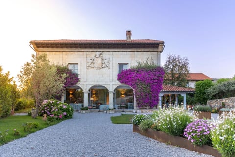 Facade/entrance, Garden, Balcony/Terrace