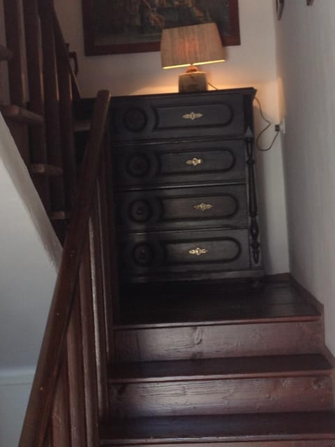 Decorative detail, Area and facilities