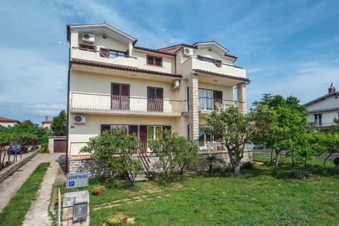 Apartment Ratko Apartment in Premantura