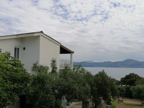 Apartments Bozo Apartment in Dubrovnik-Neretva County