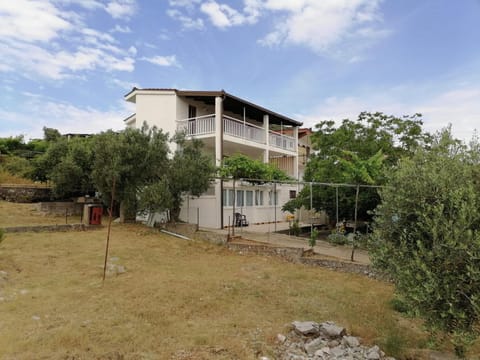 Apartments Bozo Apartment in Dubrovnik-Neretva County