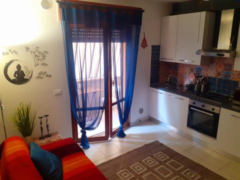 Kitchen or kitchenette, Living room, Seating area, Dining area, pet friendly, stove