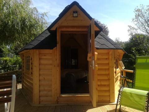 Camping Loisirs Des Groux Campground/
RV Resort in Île-de-France