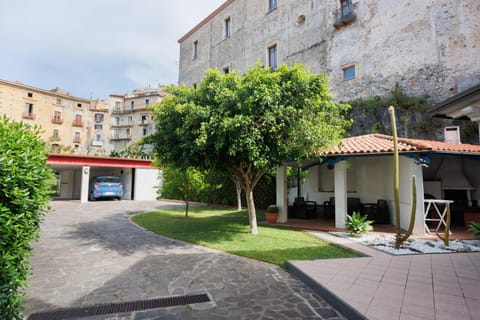 Spring, Day, Garden, Garden view, Parking